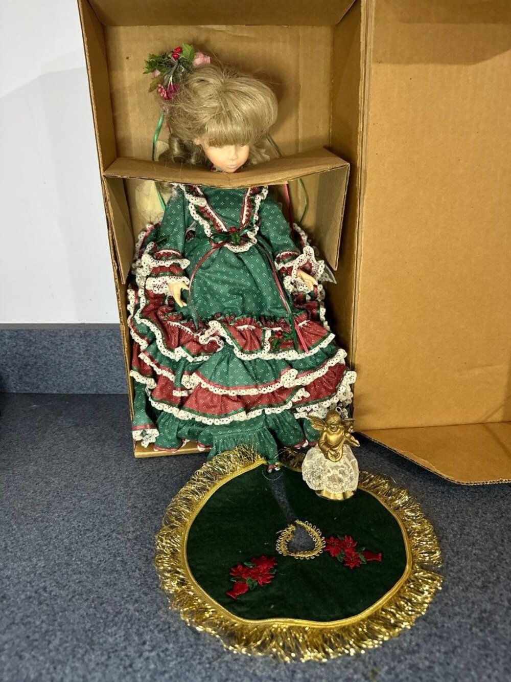 Robin Woods 14” “Merry Carol” Doll From The 1988 Christmas Collection